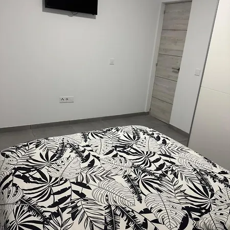 Luxury Tajao 1 *